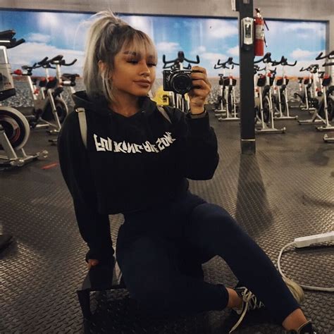 7 Baddie Gym Outfits Article