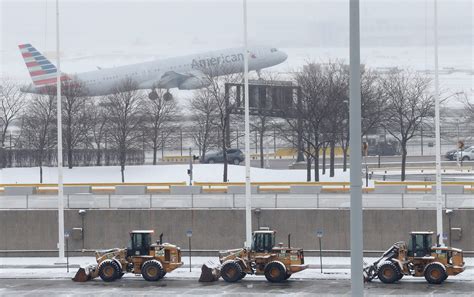 Video shows the moment an American Airlines plane slides off the runway