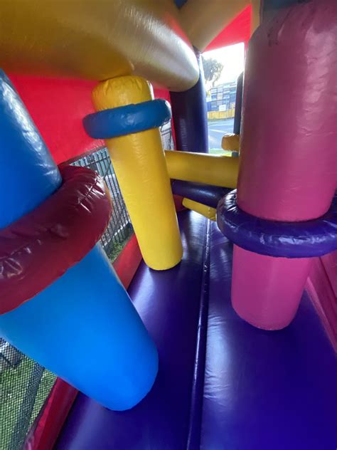 The Ultimate Bounce House – Peninsula Jumping Castles