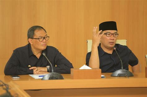 Video petugas rumah sakit lecehkan pasien perempuan. Contoh Pengumuman Di Rumah Sakit Dalam Bahasa Inggris Beserta Artinya - Contoh Yem