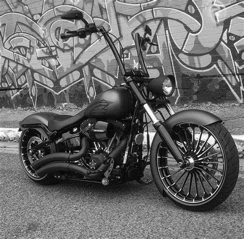 Pin By Eric B On Harley Breakout Fxsb Fxbr Fxbrs Harley Davidson