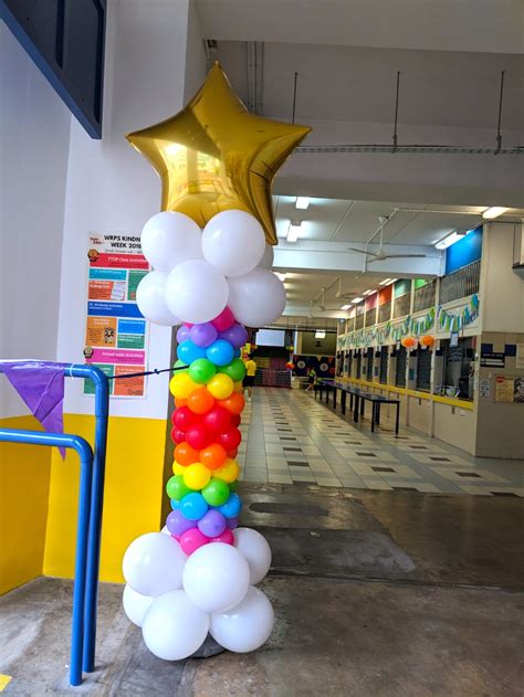 Rainbow Star Balloon Column That Balloons