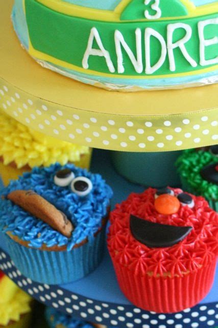 Annies Eats Making Your Days Taste Better Sesame Street Cupcakes