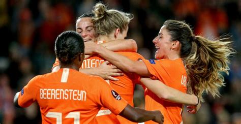 #lieke martens #oranjeleeuwinnen #nedwnt #women's football. Oranje Leeuwinnen boeken knappe zege op Rusland ...