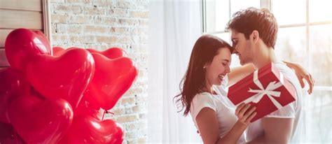 30 best valentine's day messages for your girlfriend. What Gifts Should I Give To My Girlfriend | Marriage.com