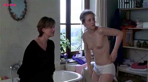 Nude Video Celebs Sandrine Kiberlain Nude Tout Va Bien On Sen Va 2000