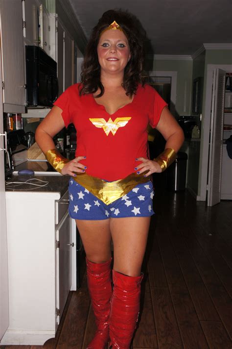 Easy Supergirl Costume Supergirl Holiday Fun Halloween Costumes Diy