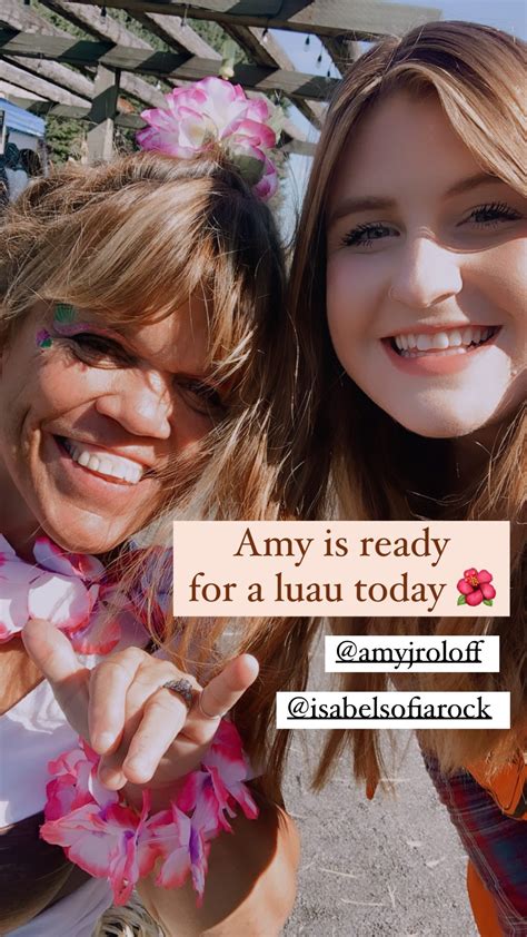 Little People S Isabel Roloff Smiles In Rare Selfie With Mother In Law Amy During Pumpkin Season