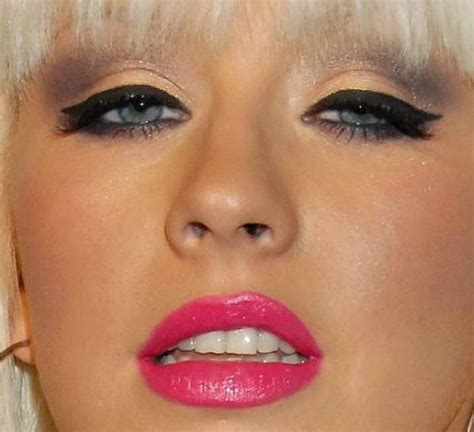 Makeup Christina Aguilera Page 1