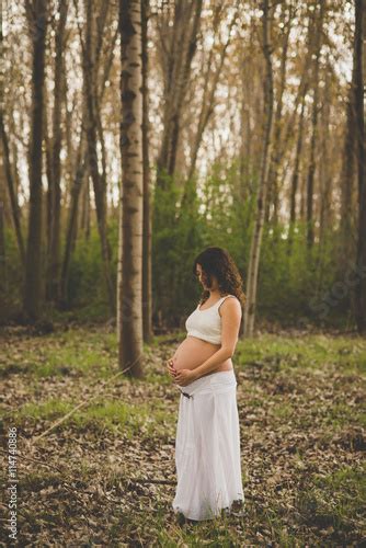 Pregnant Woman In Forest Fotos De Archivo E Im Genes Libres De Derechos En Fotolia Com
