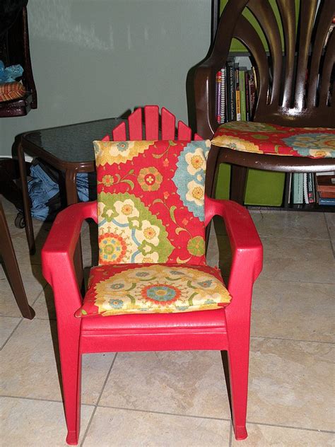 Repeat this step for the other flap too. DIY adirondack cushions http://www.ehow.com/how_4898460 ...