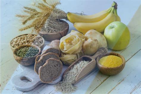 Makanan sumber karbohidrat kompleks yang bisa kamu gunakan sebagai pengganti nasi putih. Contoh Karbohidrat Kompleks - Rajiman