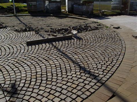 Traditional Fan Patterns Called Bogens Look Amazing Driveway Design