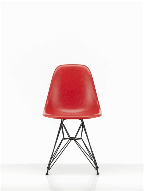 Jeder sollte so einen stuhl in seiner wohnung haben. Eames Fiberglass Chair DSR Stuhl Vitra Farben 2019 ...