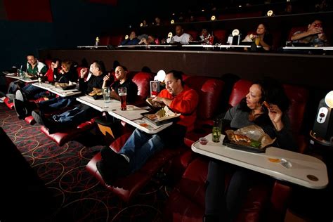 New Amc Theatre At Staten Island Mall To Offer Dine In Options