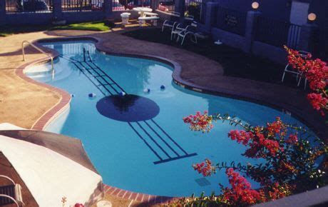 Guest house at graceland, 3600 elvis presley blvd, memphis, tn 38116, usa. Richard and Suzanne's Big 1999 Road Trip - In the Land of ...