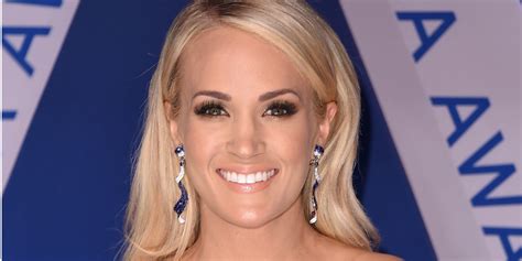 Carrie Underwood Says She Got 40 Stitches In Her Face After Fall