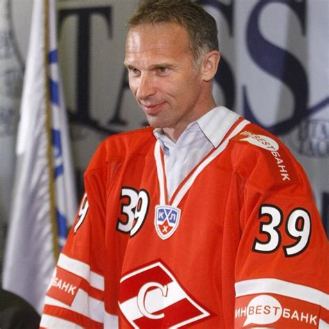 V roce 2012 jej časopis the hockey news vyhlásil nejlepším evropským hokejistou v historii nhl. Hašek o přestupu do KHL: Hledal jsem něco, co jsem nedokázal - iDNES.cz