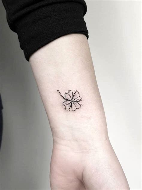 30 Four Leaf Clover Tattoo Ideas For Women There Are Green Blue Or Black Line Clover Tattoos