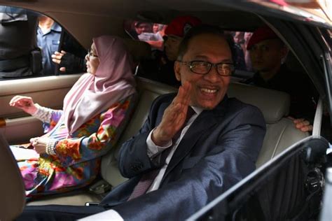 Dapat Pengampunan Anwar Ibrahim Resmi Bebas