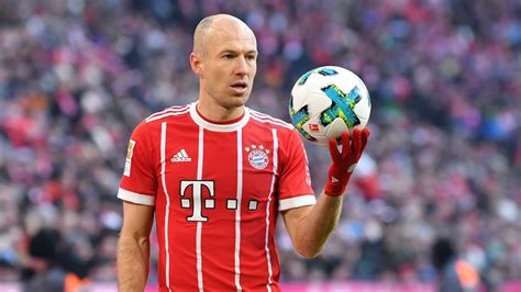 Arjen started playing football at a very young age. Arjen Robben Biography: Things you didn't know about him & net worth - Factswarehouse