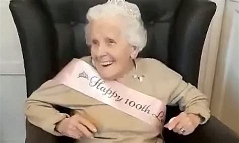 Great Grandmother Celebrates 100th Birthday With A Stunning Rendition Of When Youre Smiling