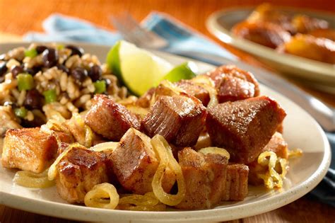 La jugosidad final de la carrillada de cerdo con verduras, es una característica que hace de este plato una de las mejores opciones al cocinar esta carne. Hoy te enseñamos a cocinar unas ricas masas de cerdo ...