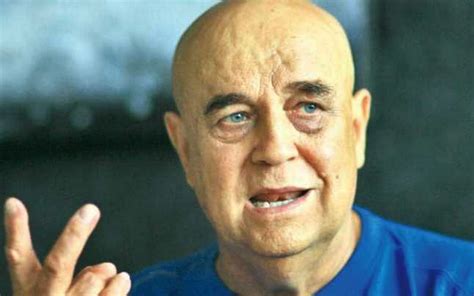 Benone sinulescu is an actor, known for ratacire (1978) and revelion magic (2008). Unde s-a refugiat Benone Sinulescu, din cauza pandemiei ...