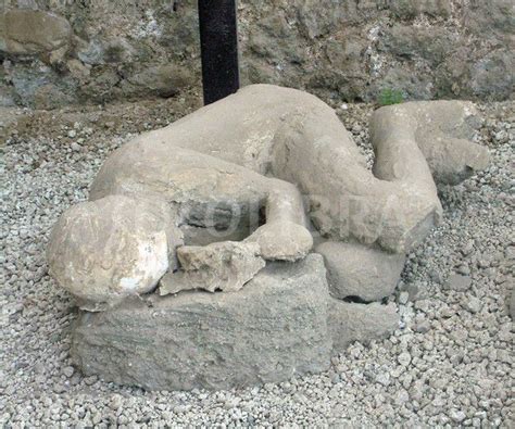 body cast at pompeii pompeii pompeii and herculaneum body cast