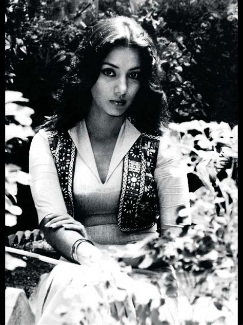 Pin By Creativewonderer On Cinema And Looks Shabana Azmi Beautiful Bollywood Actress Vintage