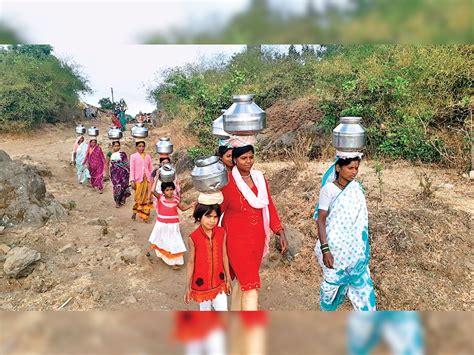 Migration At Peak In Parched Maharashtra Villages