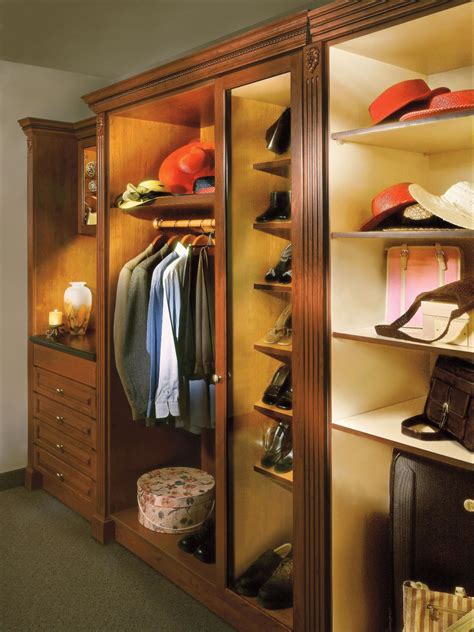 I'm installing an old ceiling light fixture. Led Closet Lights Enlighten Your Walk in Closet ...