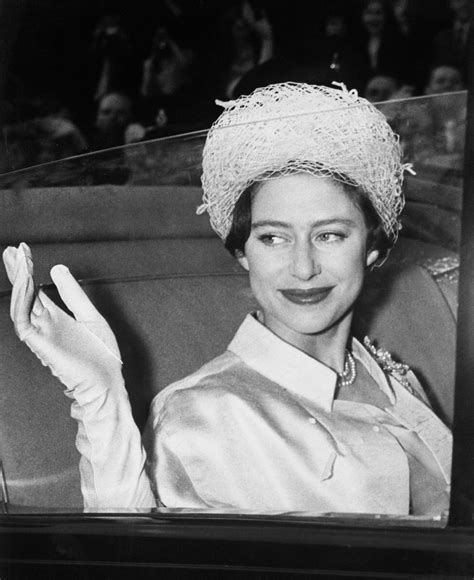 Glorious Photos Of Young Queen Elizabeth And Princess Margaret