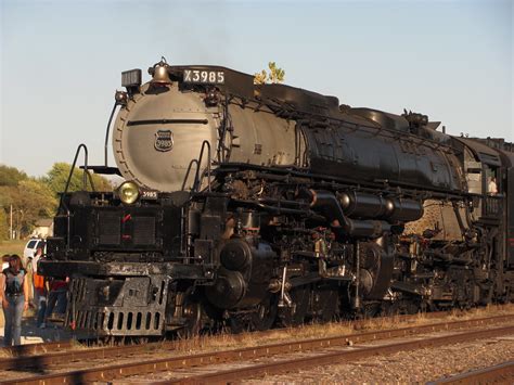 Union Pacific 3985 Challenger Steam Locomotive Missouri River Eagle