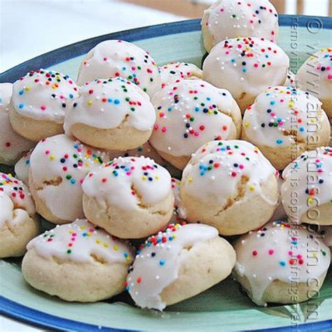 This cookie gets it's flavoring from the anise extract. Italian Anisette Cookies | Recipe in 2020 | Italian ...