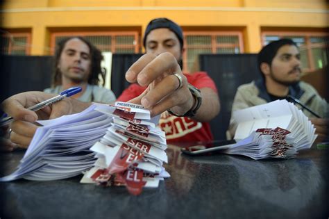 Ingrese el código mostrado 4. Revisa acá si fuiste elegido como vocal de mesa en las ...