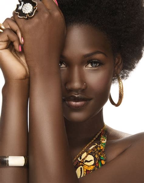 Lovely Portrait Of Natural Ebony Beauty Beauté ébène Coiffures Chics Beautés Noires