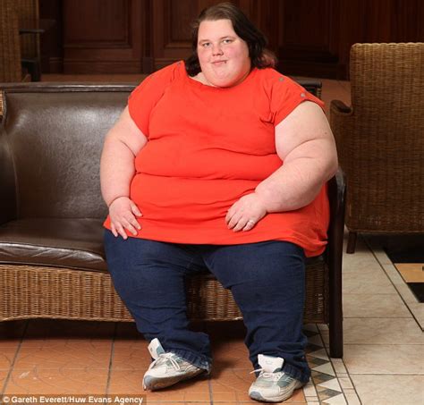 Britains Fattest Teenager Georgia Davis Is Now 40st Daily Mail Online