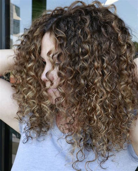 Curly Hair Balayage Mirella Manelli Education