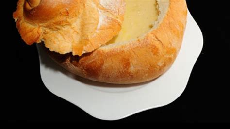 Fondue De Queso En Pan Payés Elena Aymerich Receta Canal Cocina