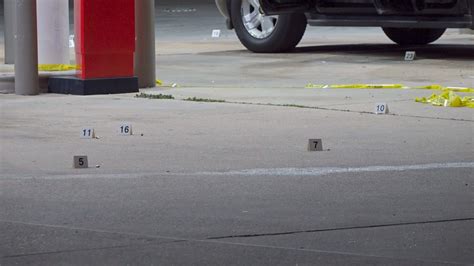 1 Dead In Triple Shooting At Southeast Houston Gas Station Police Say