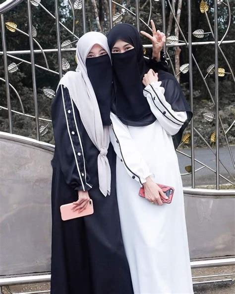 Pin Oleh Zubair Khattak Di Muslimat Di 2021 Wanita Kuat Wanita Pakaian
