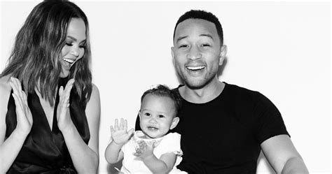 Chrissy Teigen And John Legend Celebrate Daughter Luna S First Birthday With Adorable Photoshoot