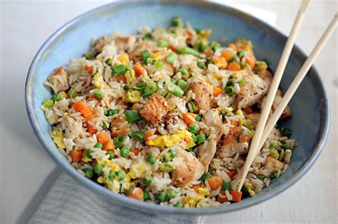 This fried chicken recipe is simple and easy to prepare, but delicious. Succulent Chicken & Egg-fried Rice Recipe | New Idea Food