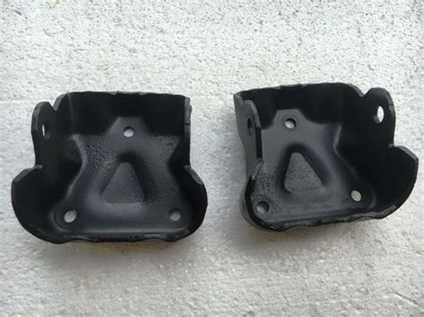 Find Small Block Chevy V Motor Mount Brackets Clam Shell