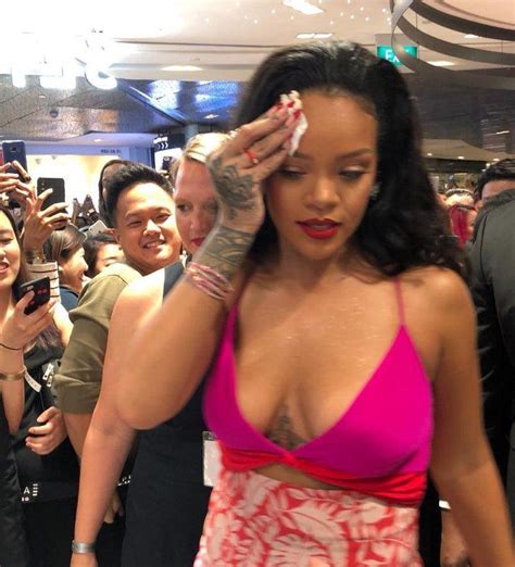 rihanna responds to fans plea for new music 😂 twitter