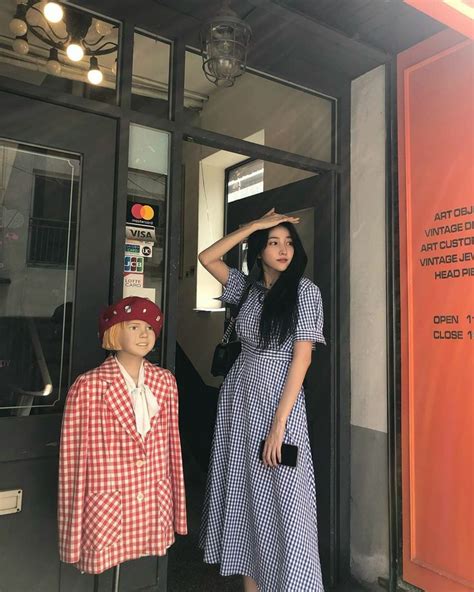 (they introduced her as gfriend's golden visual on gfrdxmmm showtime.) Gfriend-Sowon Instagram @onedayxne di 2020