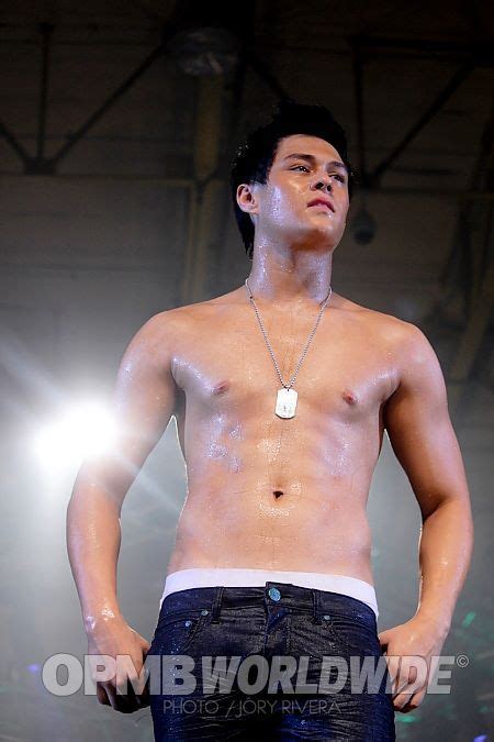 Enrique Gil Shows Off Underwear At Cosmo Bachelor Bash 2011 MyKiRu