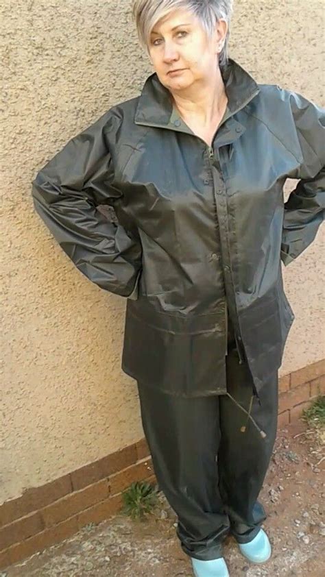 New Green Rain Jacket Windbreaker Raincoat Jackets Fashion Down