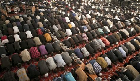 İstanbul cuma saati, bugün kılınacak olan cuma namazı öncesinde vatandaşlar tarafından büyük merakla araştırılıyor. İstanbul Cuma Namazı saat kaçta 27 Eylül 2019! Namaz ...